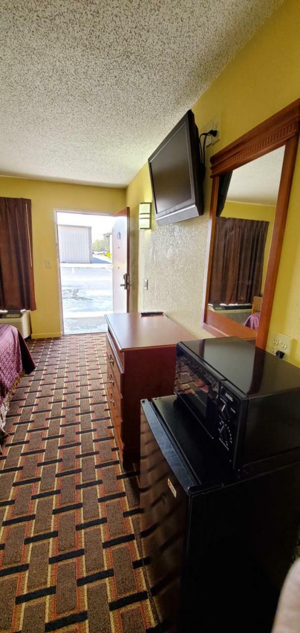 Americas Best Value Inn-Indianola Bilik gambar